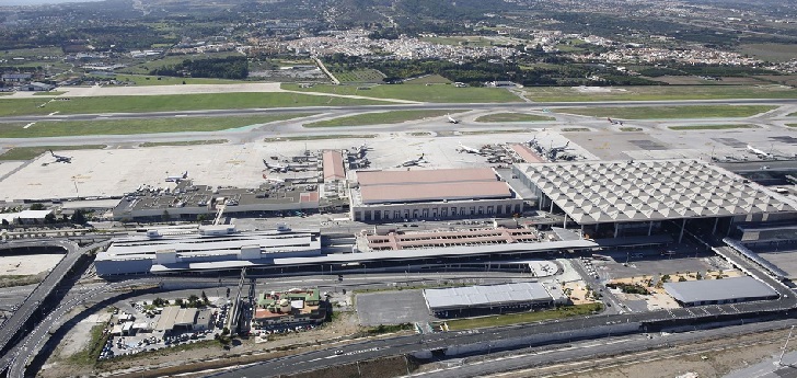 Vista aérea de los terrenos que conforman el aeropuerto de Málaga. Aena extiende sus planes inmobiliarios a Málaga, Valencia, Sevilla y Palma